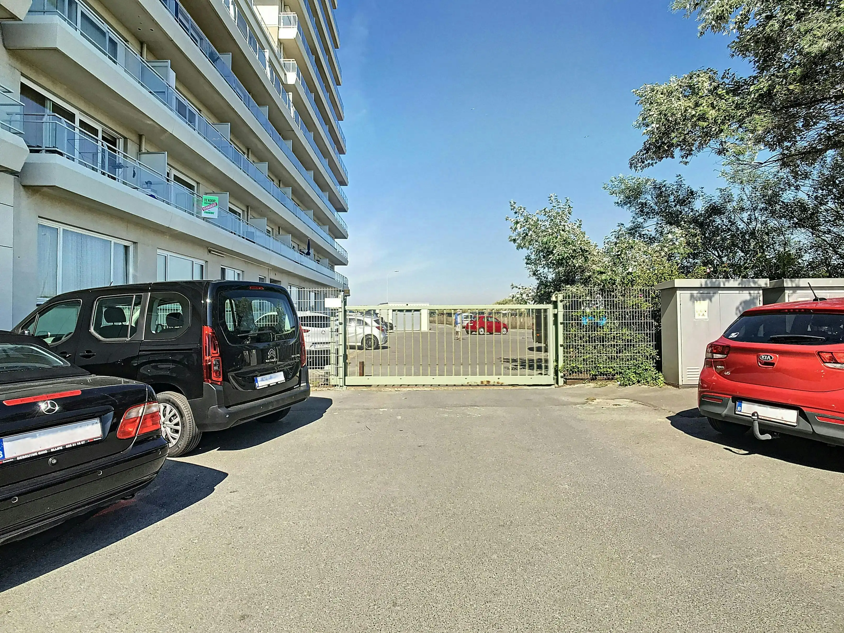 Garagebox te koop aan de zeedijk van Middelkerke! foto 2