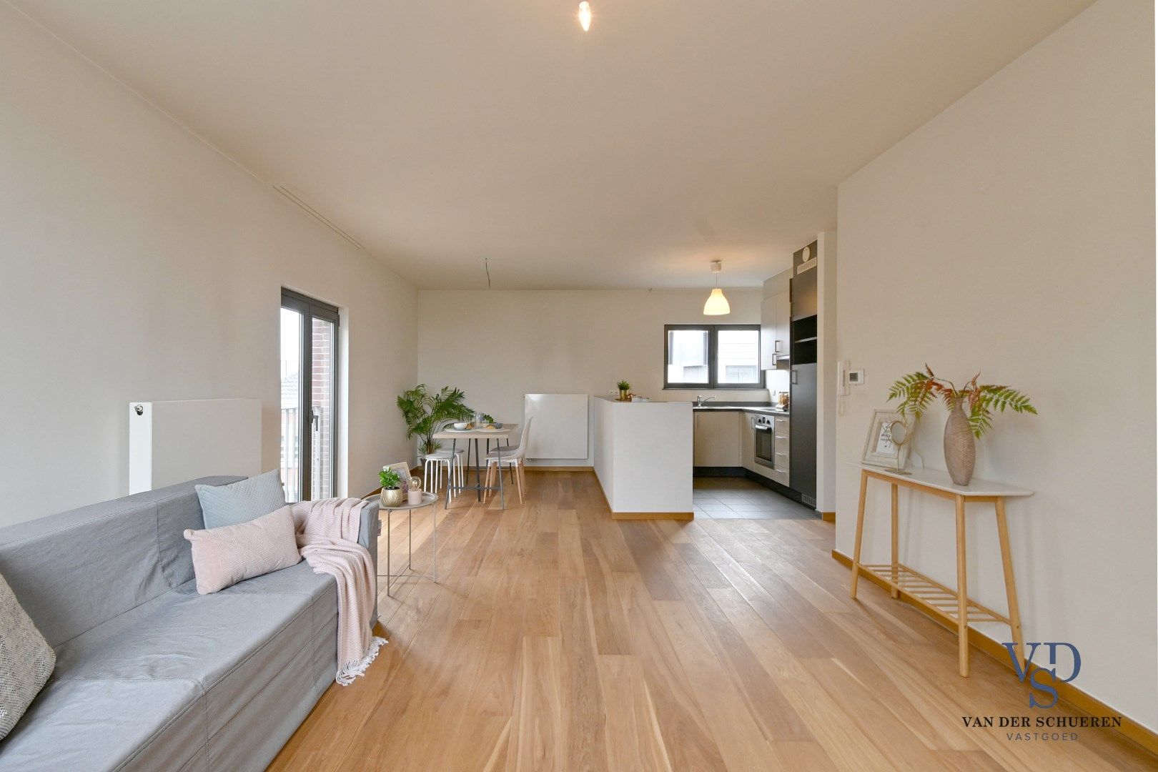 Eigentijds appartement in centrum Eke.  foto 6