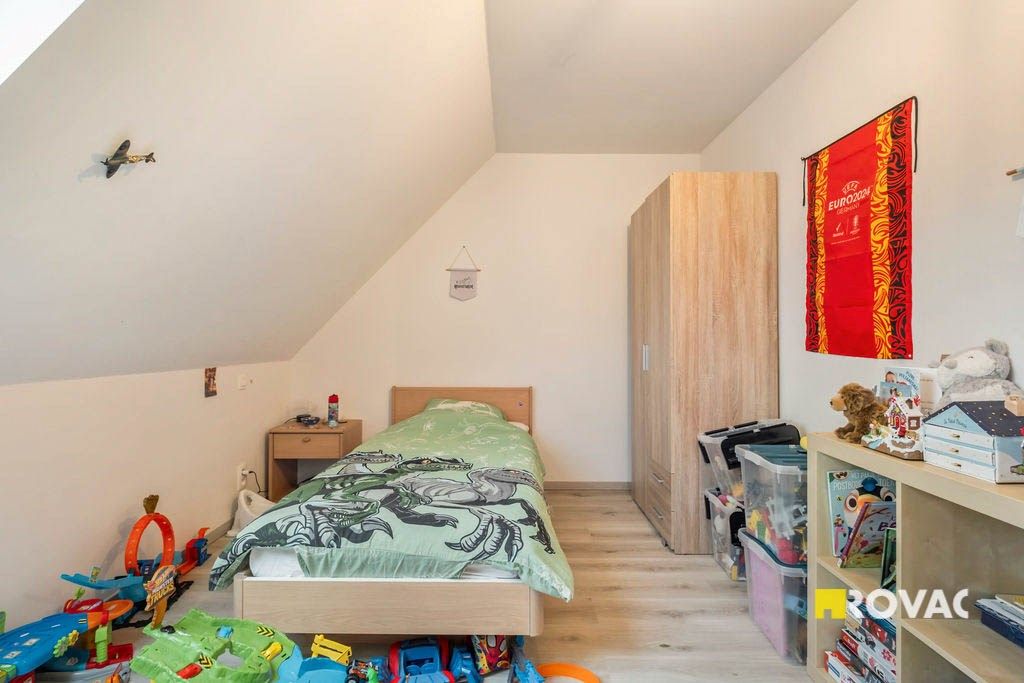 Recente en instapklare woning met 4 slaapkamers in een rustige woonomgeving foto 11