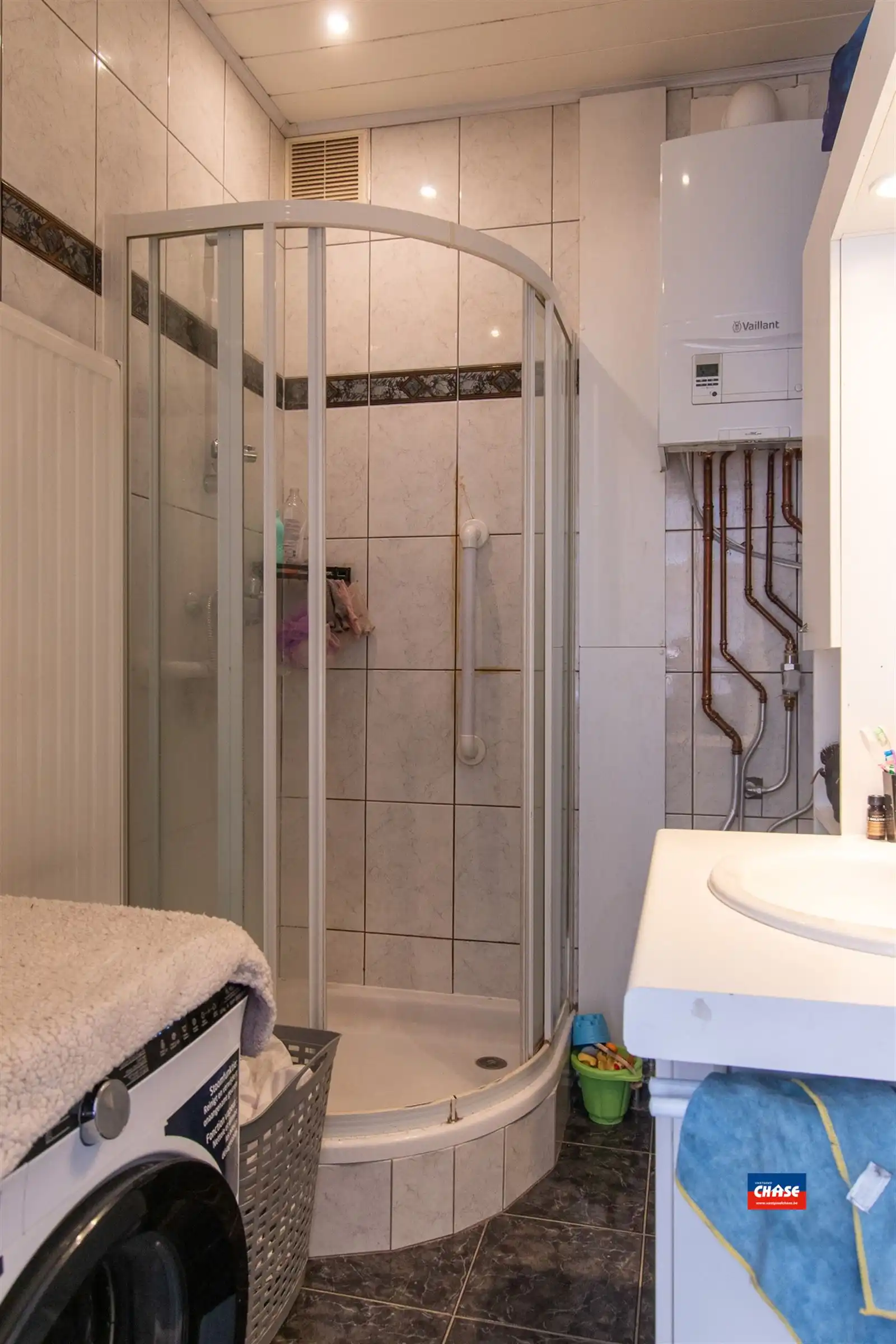 Goed gelegen appartement met 2 slaapkamers, terras en berging foto 9