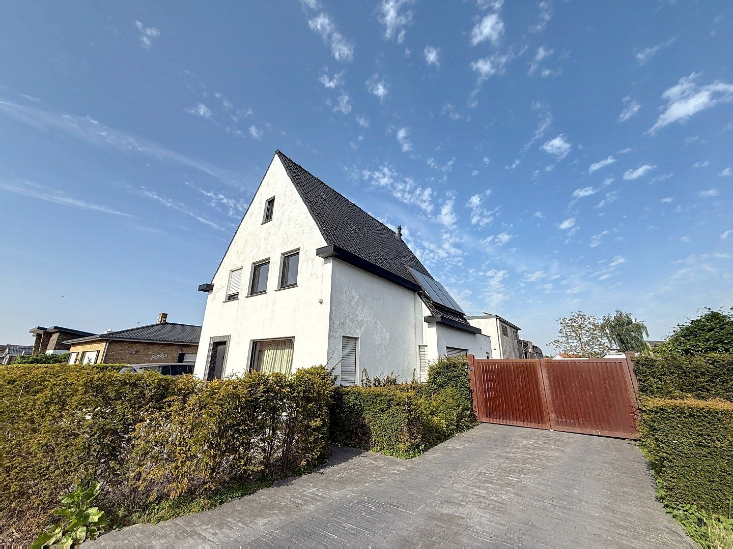 RUIME WONING met LOODS en WERKPLAATS foto 29