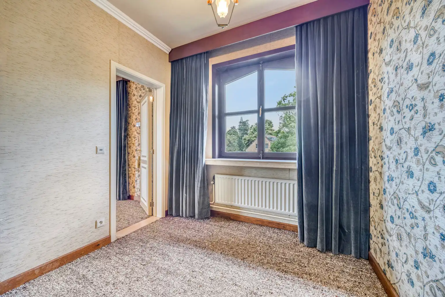 STATIGE VILLA VOOR PRIVE OF VRIJ BEROEP MET RUIME TUIN   foto 19