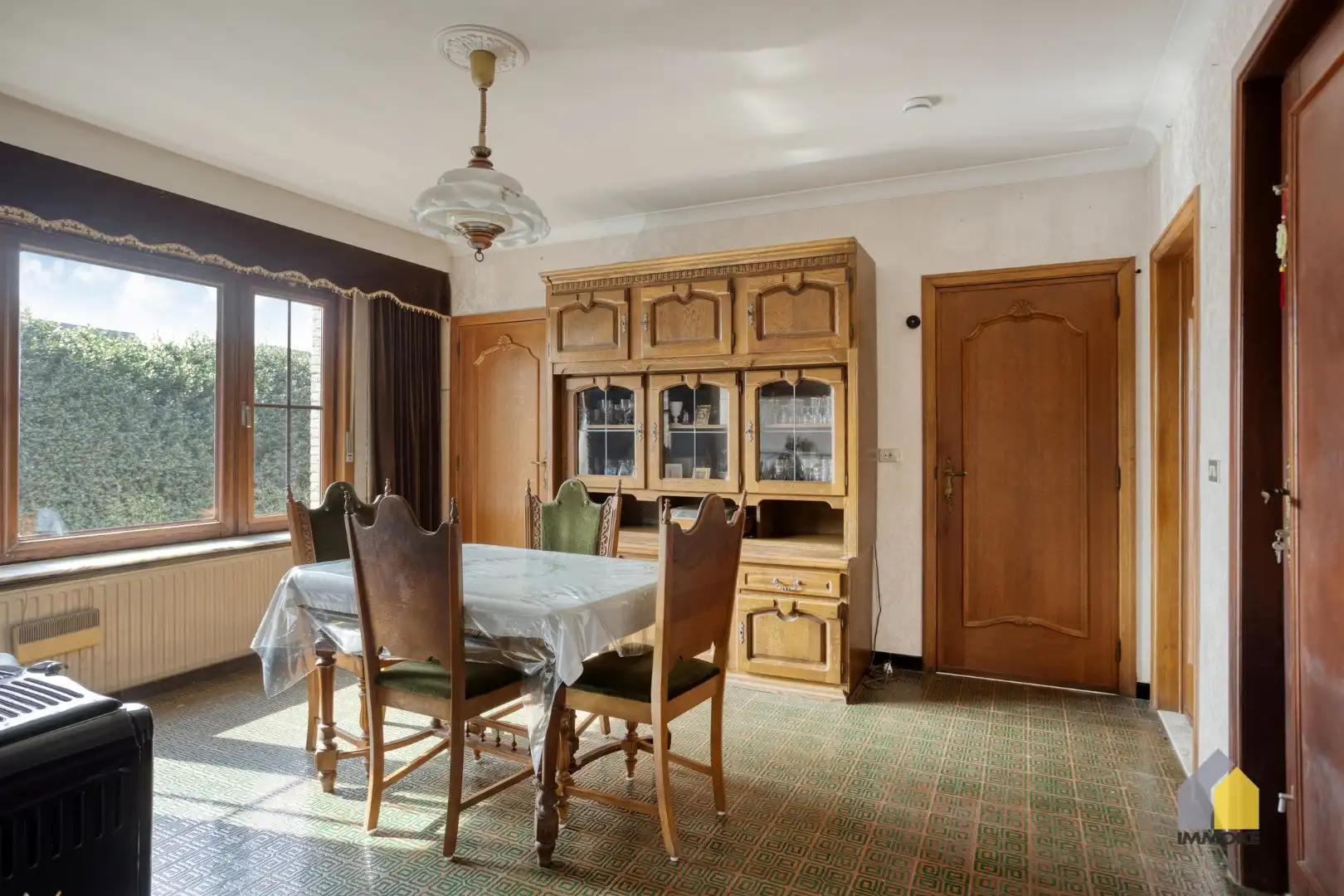 Te renoveren, statige woning op mooi perceel van 23 a 90 ca. foto 5