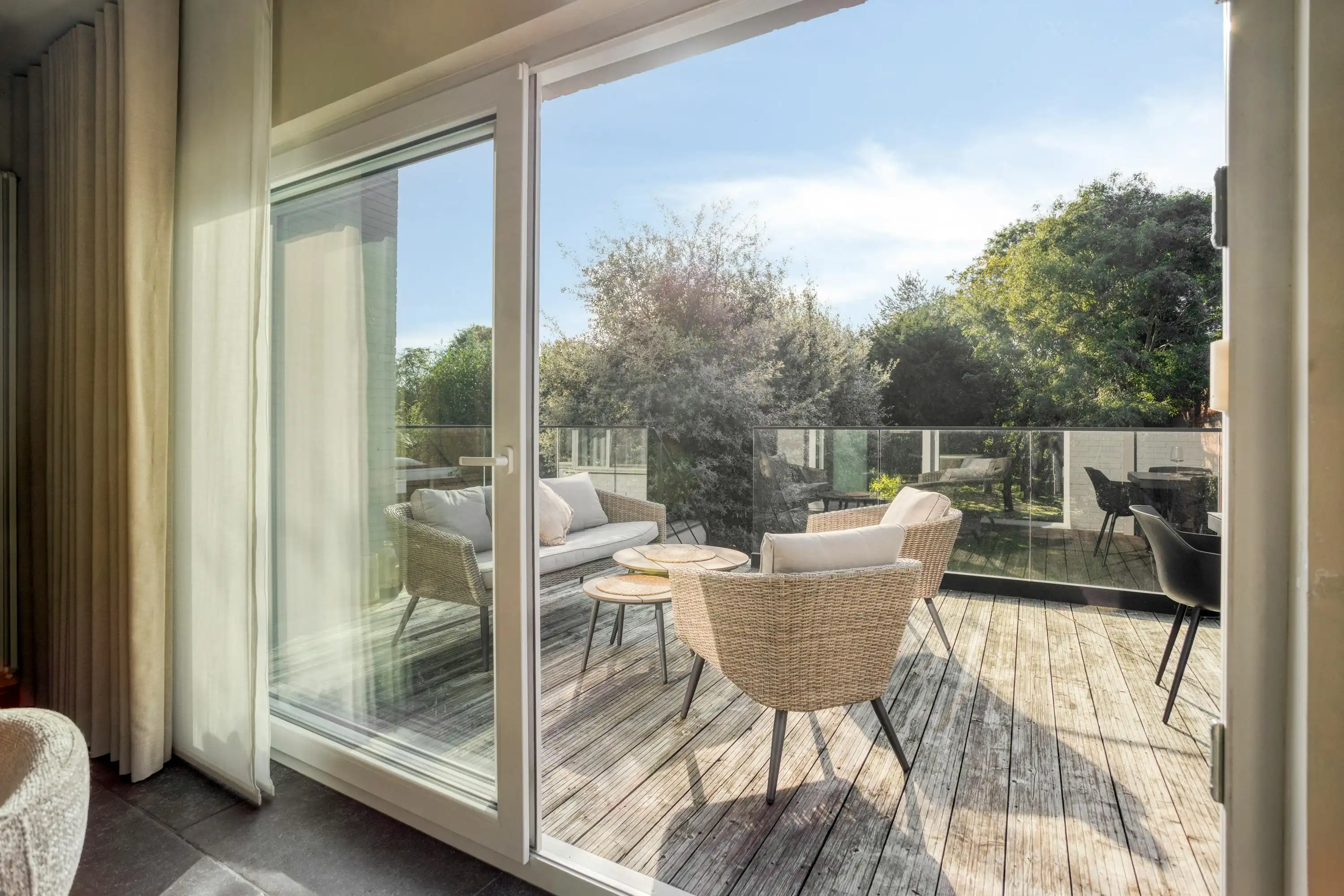 Ruime mooie woning met mogelijkheid tot handel (kapsalon) foto 9