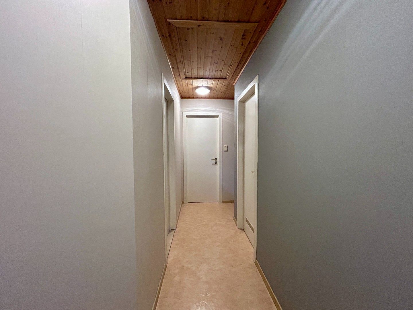 Instapklare woning met drie slaapkamers en garage te huur Roeselare! foto 14