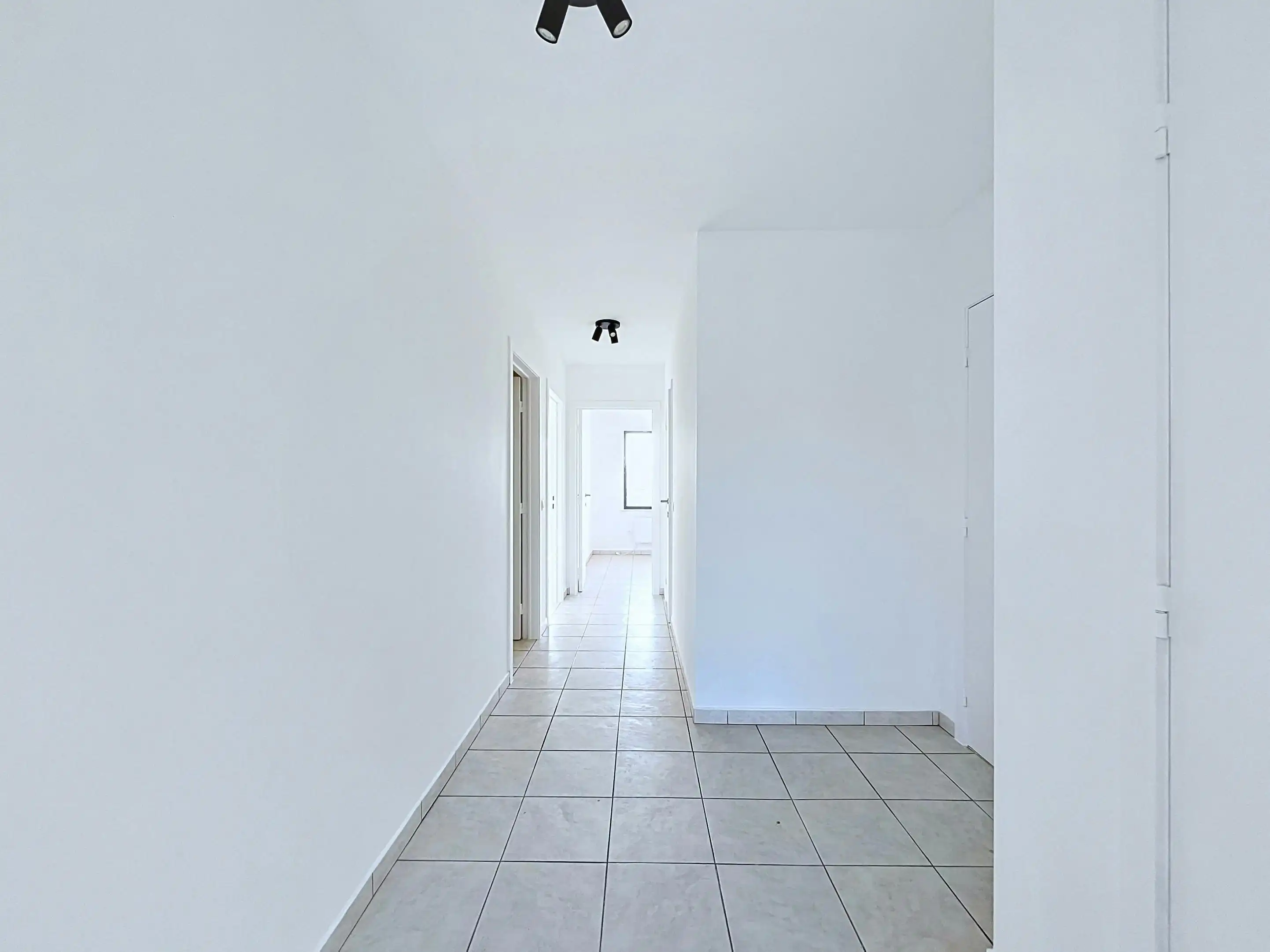 Appartement met 2 slaapkamers te koop aan station in Eeklo foto 8