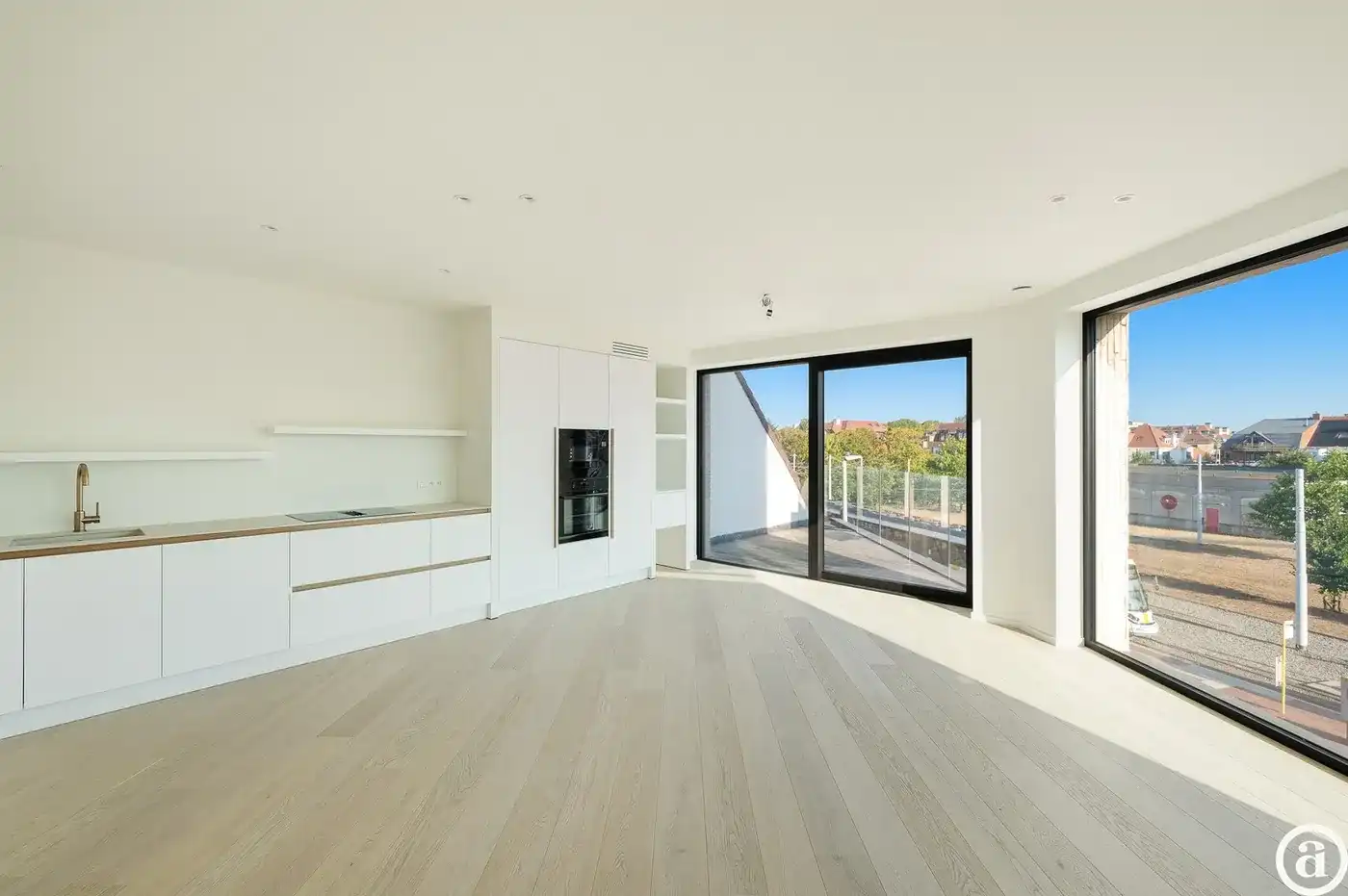 Stijlvol nieuwbouwappartement met open uitzicht nabij centrum. foto 7