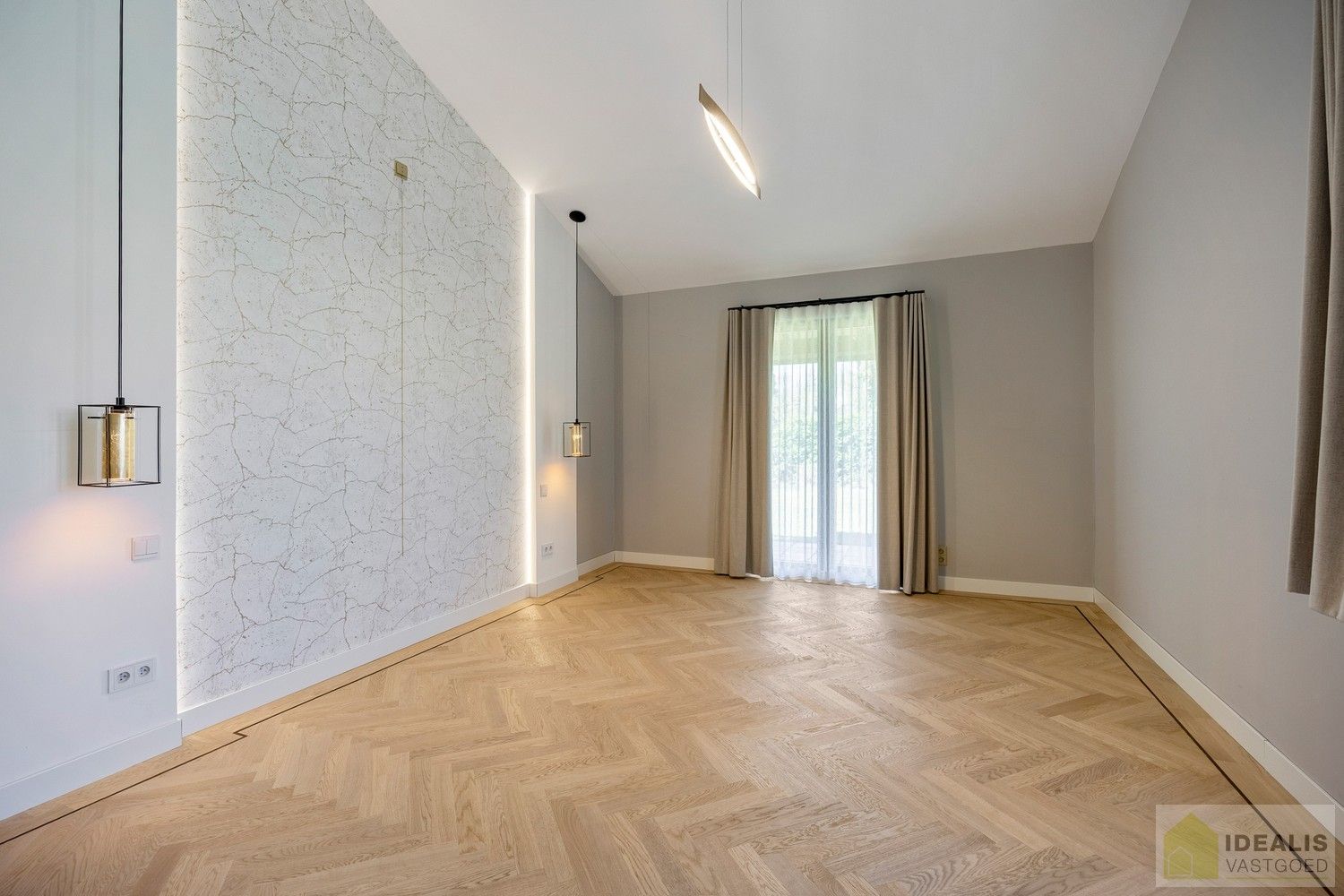 SCHITTERENDE VILLA OMRINGD DOOR PRACHTIGE TUIN MET EEN ZUIDERSE TOETS! foto 35