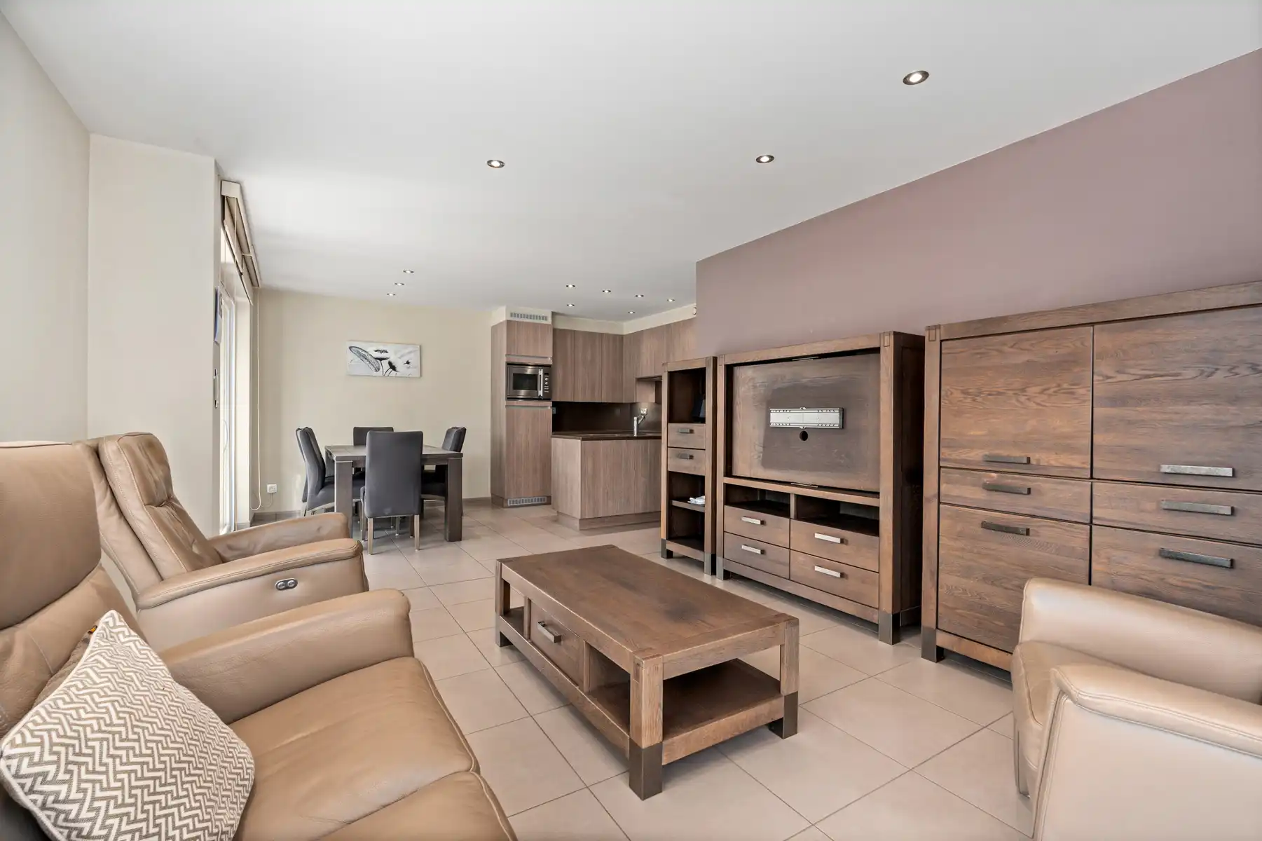 Instapklaar gelijkvloers appartement met tuin en garage foto 4