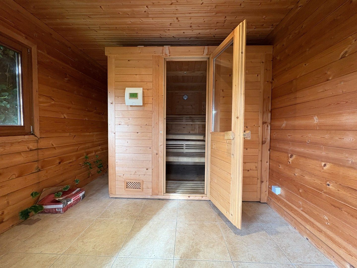 Ruime en goed onderhouden bungalow met zonnige tuin– Elverdinge dorpskern. Opp: 884m². foto 24