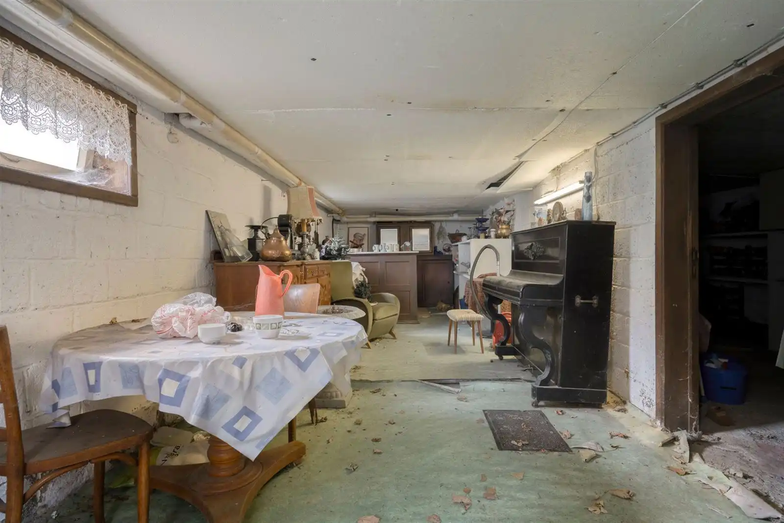 Bungalow met grote garage en tuin  foto 17