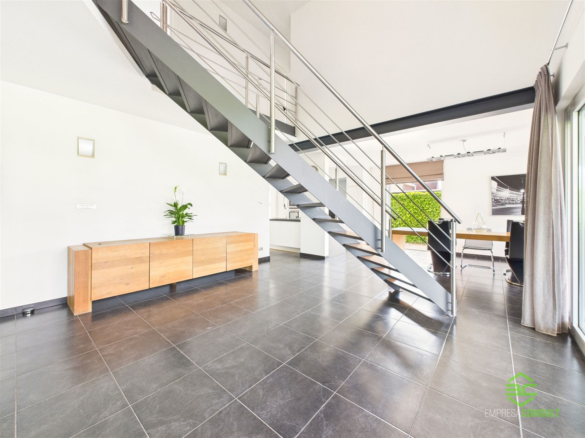 Prachtige villa met 4 slpk op een rustige locatie! foto 4