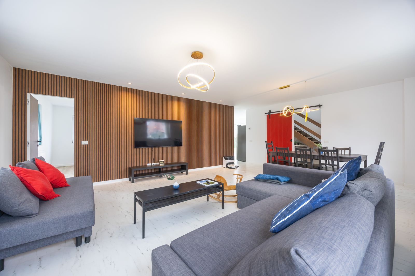 Recente vrijstaande villa op een royaal perceel (1044 m2) foto 4