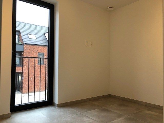 Stijlvol 2slpk appartement met terras en garage foto 13