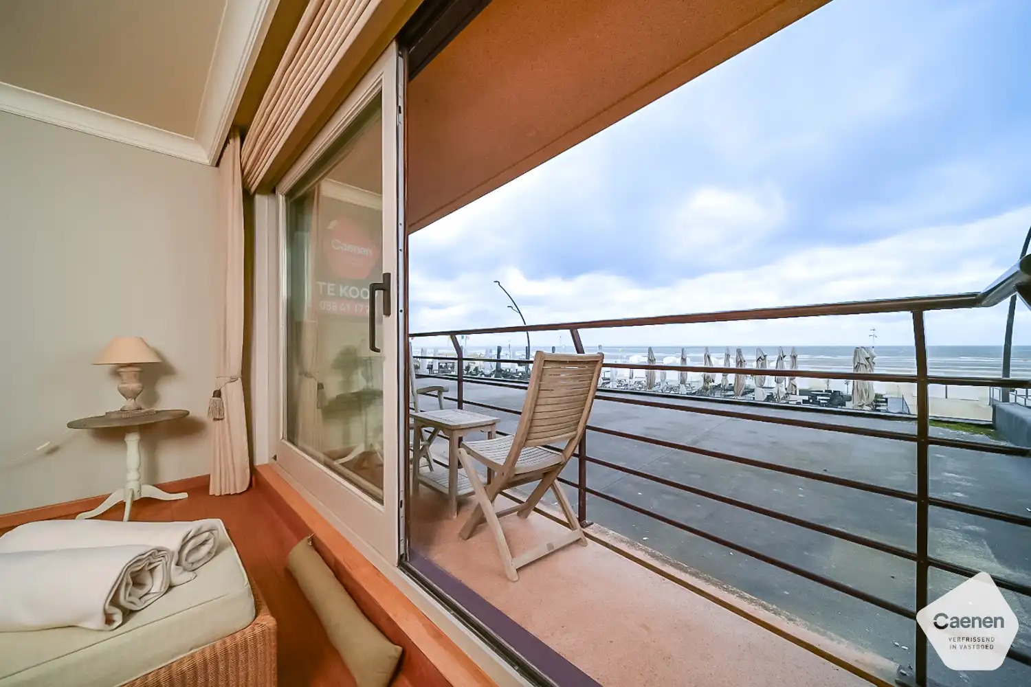 Exclusief wonen aan zee – instapklaar 2-slaapkamerappartement met adembenemend frontaal zeezicht foto {{pictureIndex}}