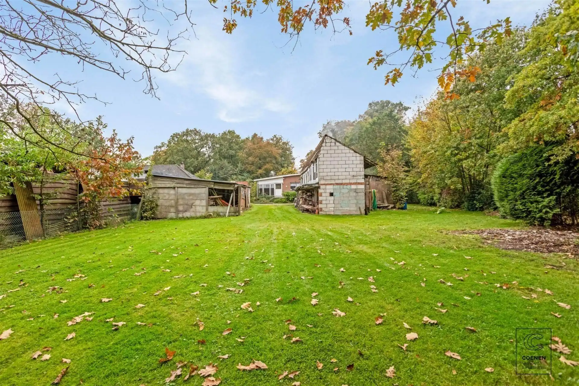 Te renoveren woning met 4 à 5 slpk' s, 236 m² bew. opp. op perceel van 3.990 m²! foto 26