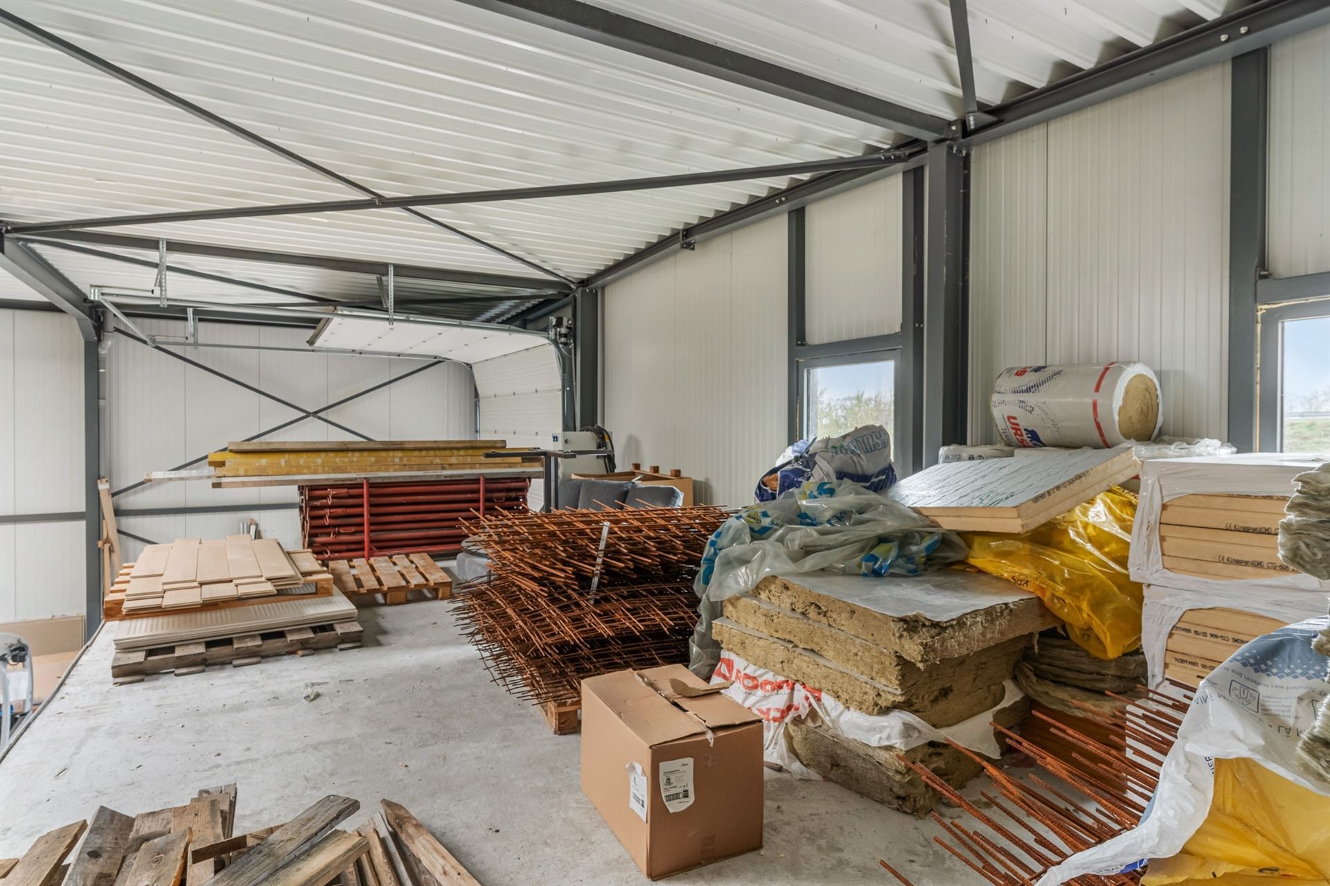 Industrieel gebouw, magazijn, opslagplaats. foto 9