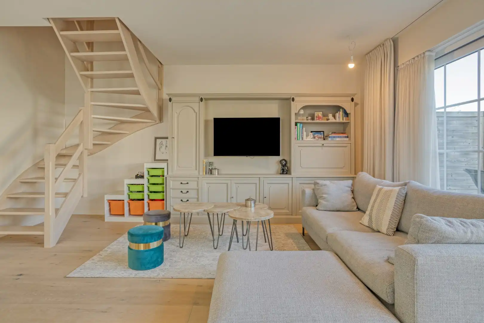 Recente halfopen woning met 4 slaapkamers en garage! foto 3