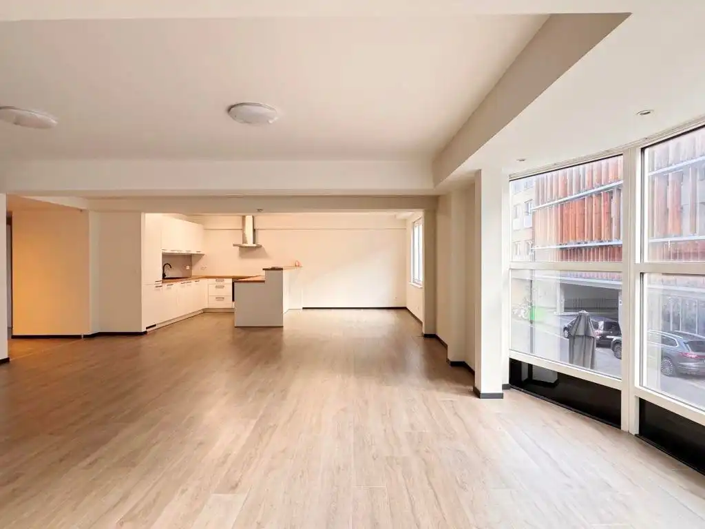 Moderne instapklare 2-slaapkamer appartement in de Koning Boudewijnstraat, Gent - ideale huurwoning! foto 3