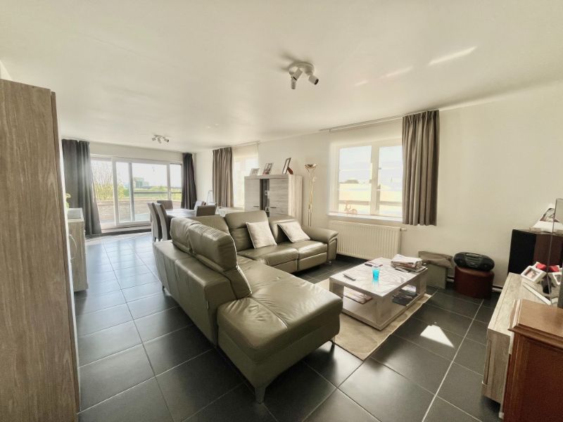 INSTAPKLAAR APPARTEMENT OP 1° VERDIEPING MET RUIM TERRAS foto 2