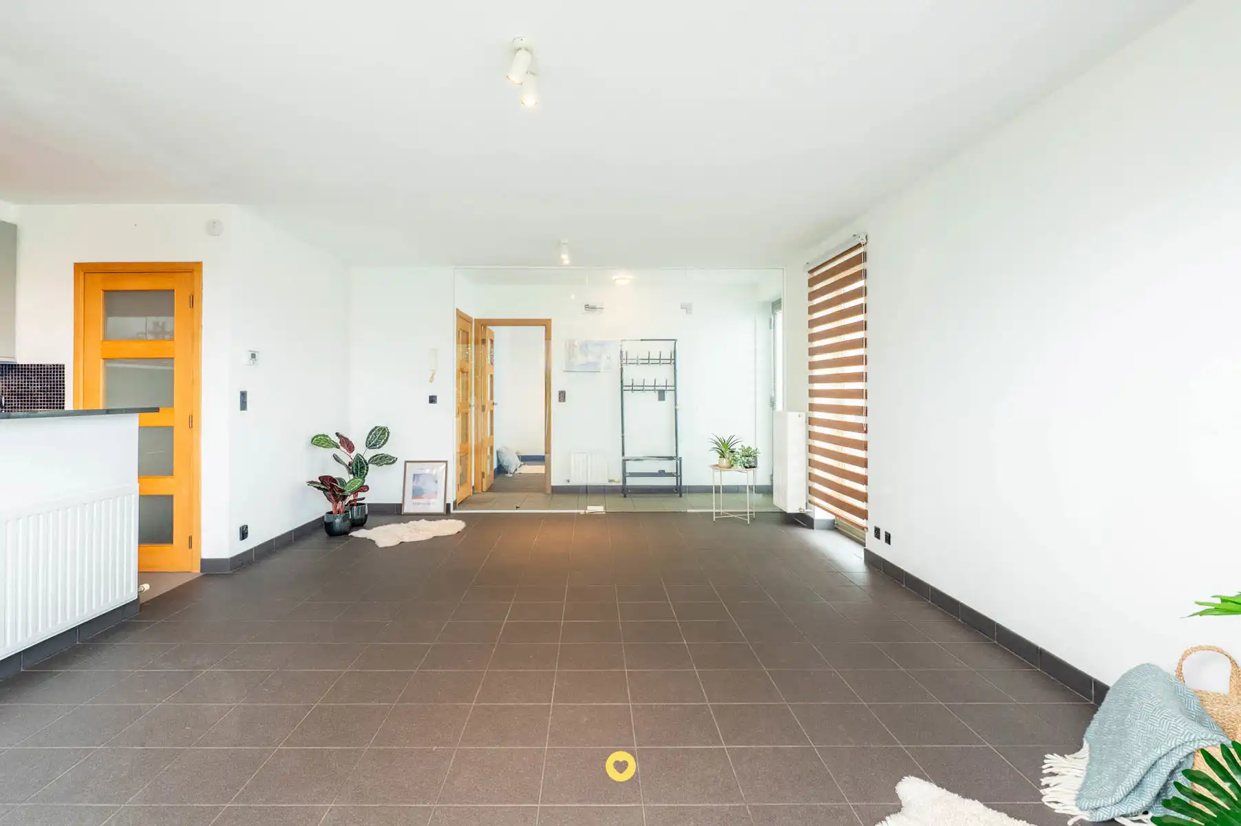 Gelijkvloers 1-slaapkamer app met private tuin en garagebox foto 6