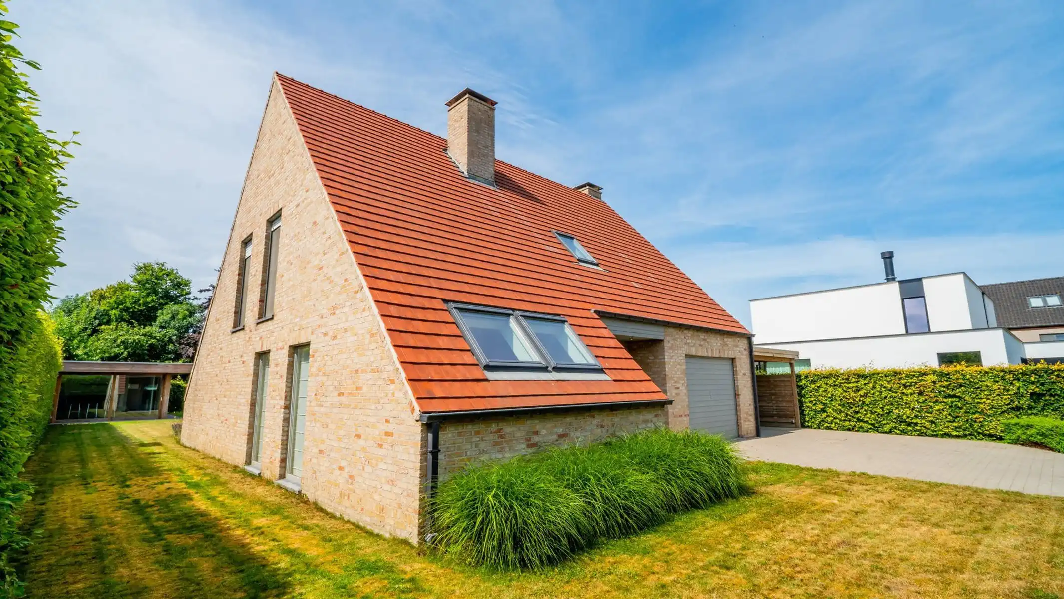 Knappe villa met zuidgerichte tuin, zwembad en poolhouse foto 6