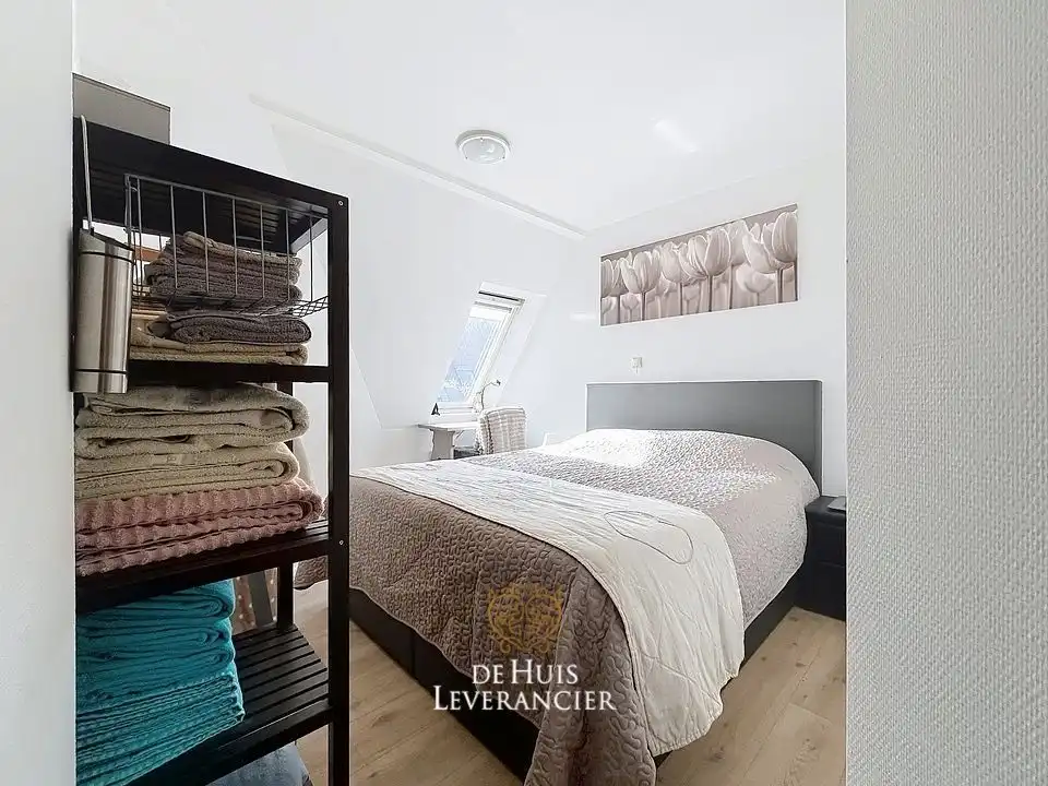 Uw eigen plek aan zee: stijlvol duplex-appartement met 3 slpks in het hart van Koksijde foto 6