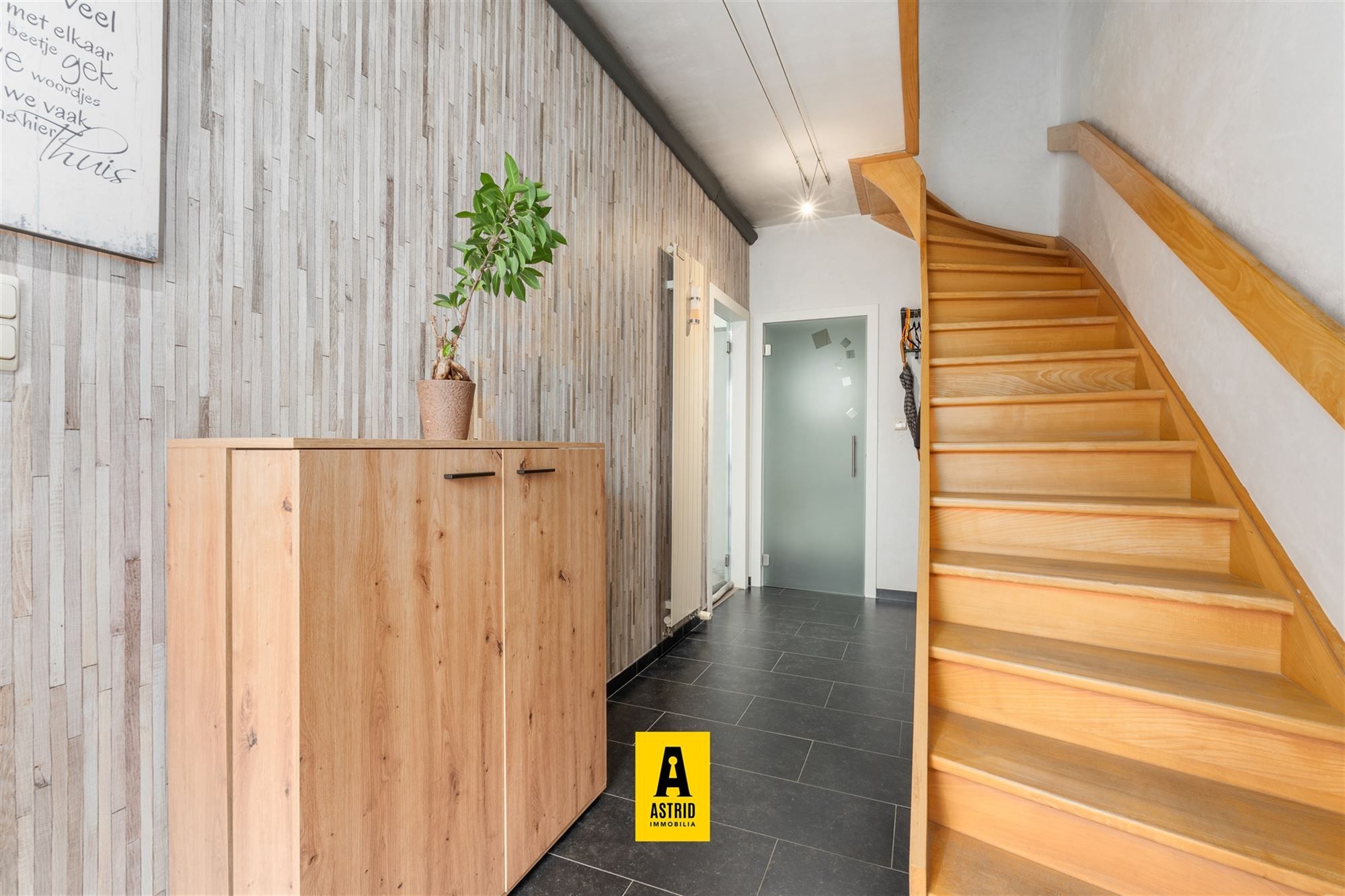 Smaakvol gerenoveerde woning! foto 17