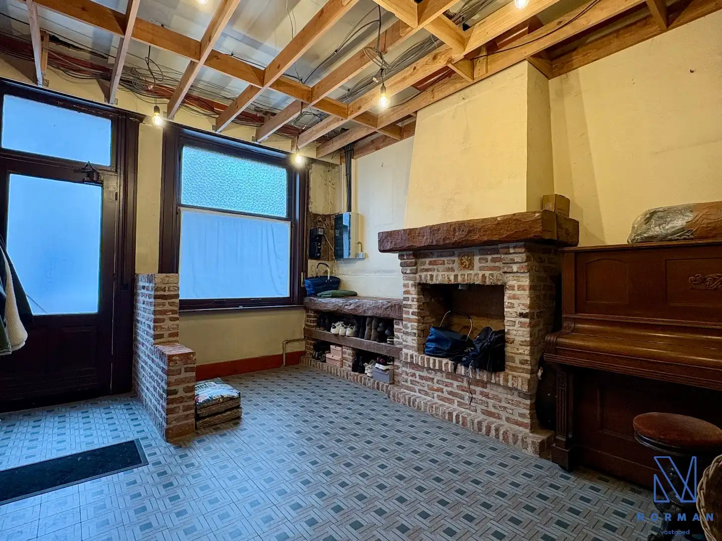 Statige woning te koop in het centrum van Kuurne met 4 slaapkamers en 200m² bewoonbare oppervlakte en volledig vernieuwde elektriciteit!  foto 16