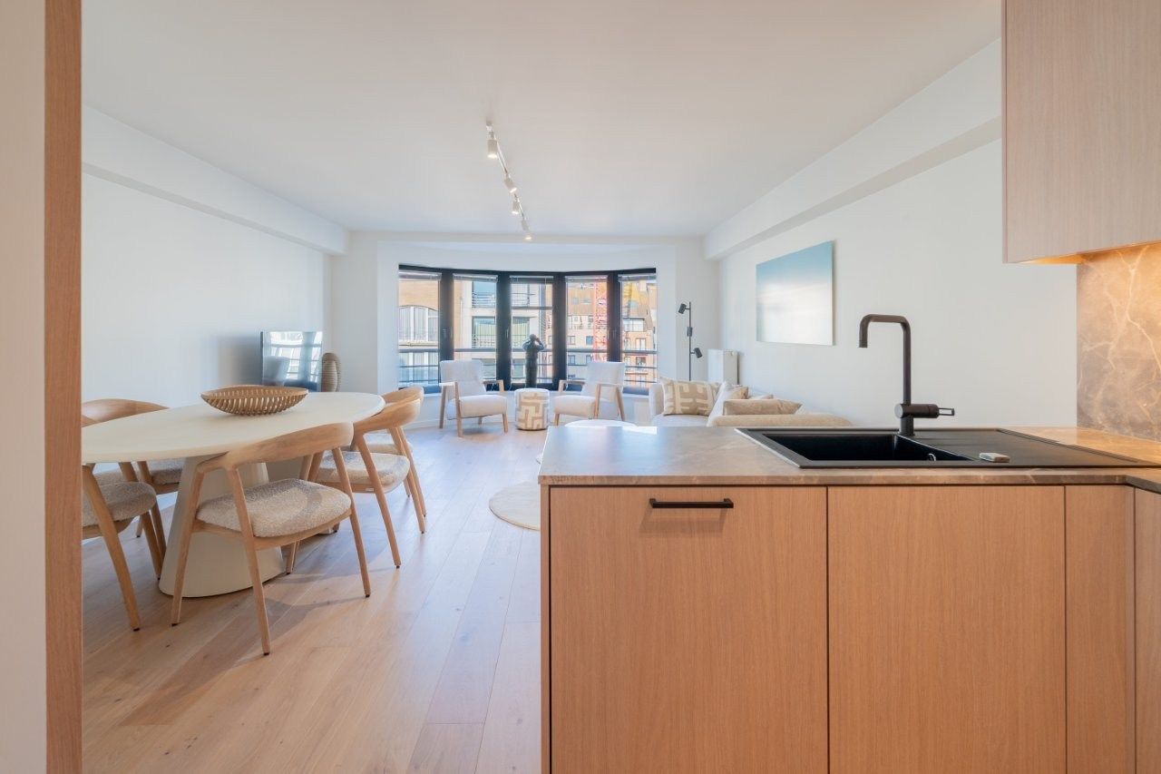 Volledig gerenoveerd, lichtrijk appartement gelegen in een kleine residentie. foto 10