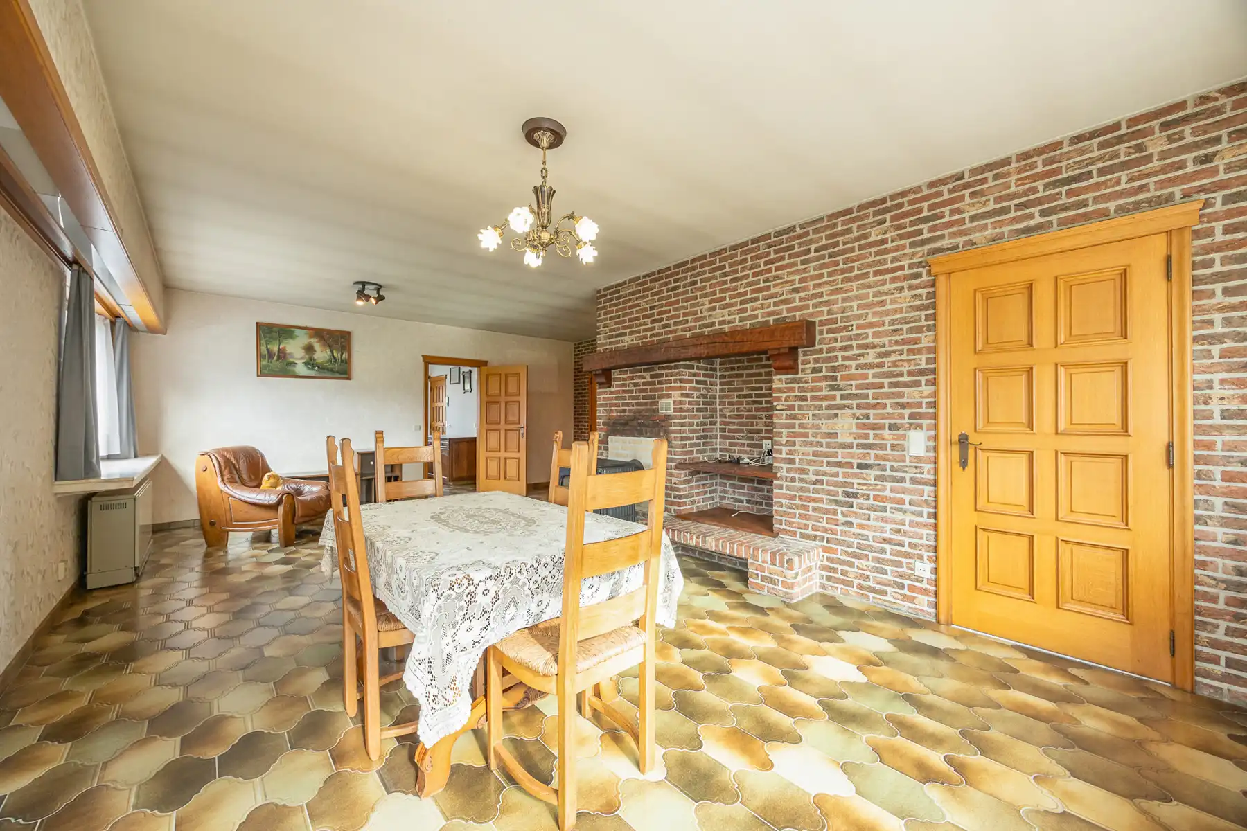 Laagbouwwoning met 3 slaapkamers en garage op een perceel van 629m².  foto 2