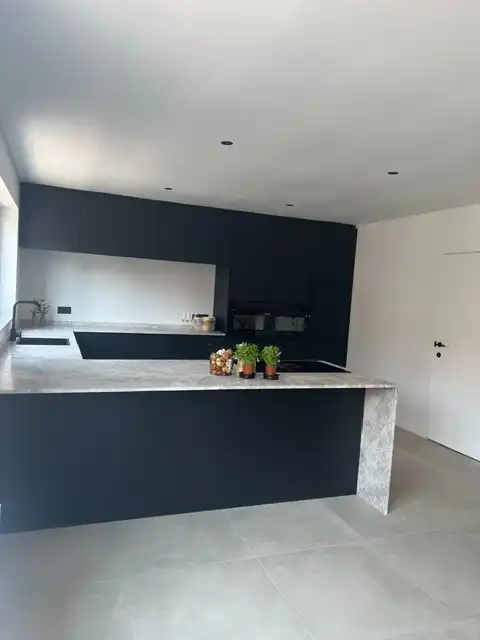Moderne 3 slaapkamerappartement te huur aan de Theresiastraat in Hasselt - Recent gerenoveerd met garage en ideale ligging! foto 3