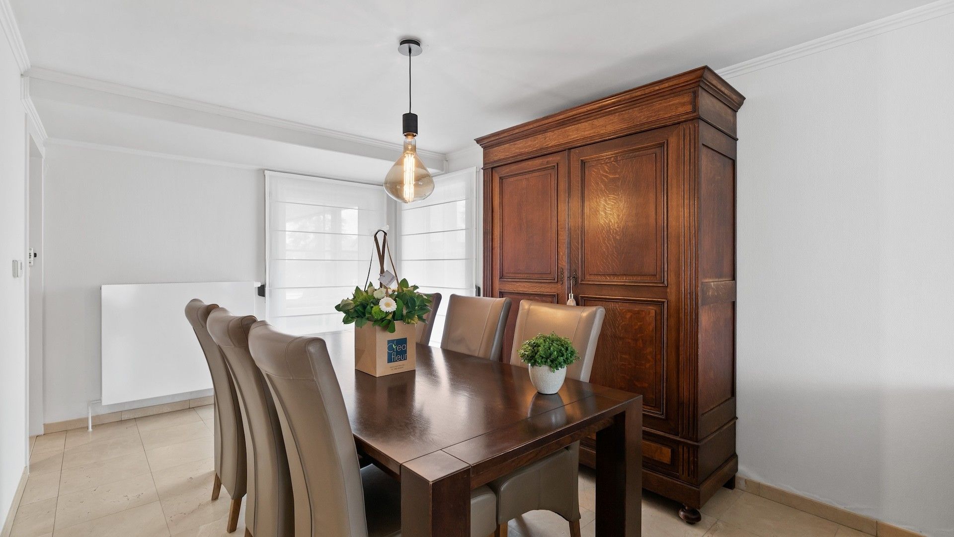 Onderhoudsvriendelijke en gelijkvloerse woning met zwembad foto 7