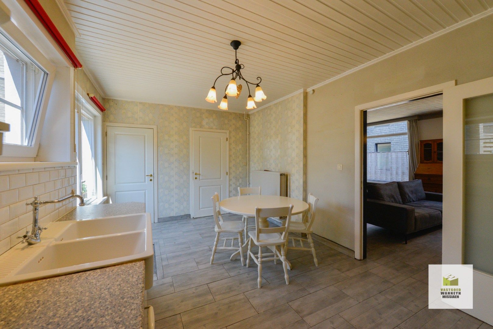 Starterswoning met 3 slaapkamers en knusse stadstuin met fietsenberging. foto 5