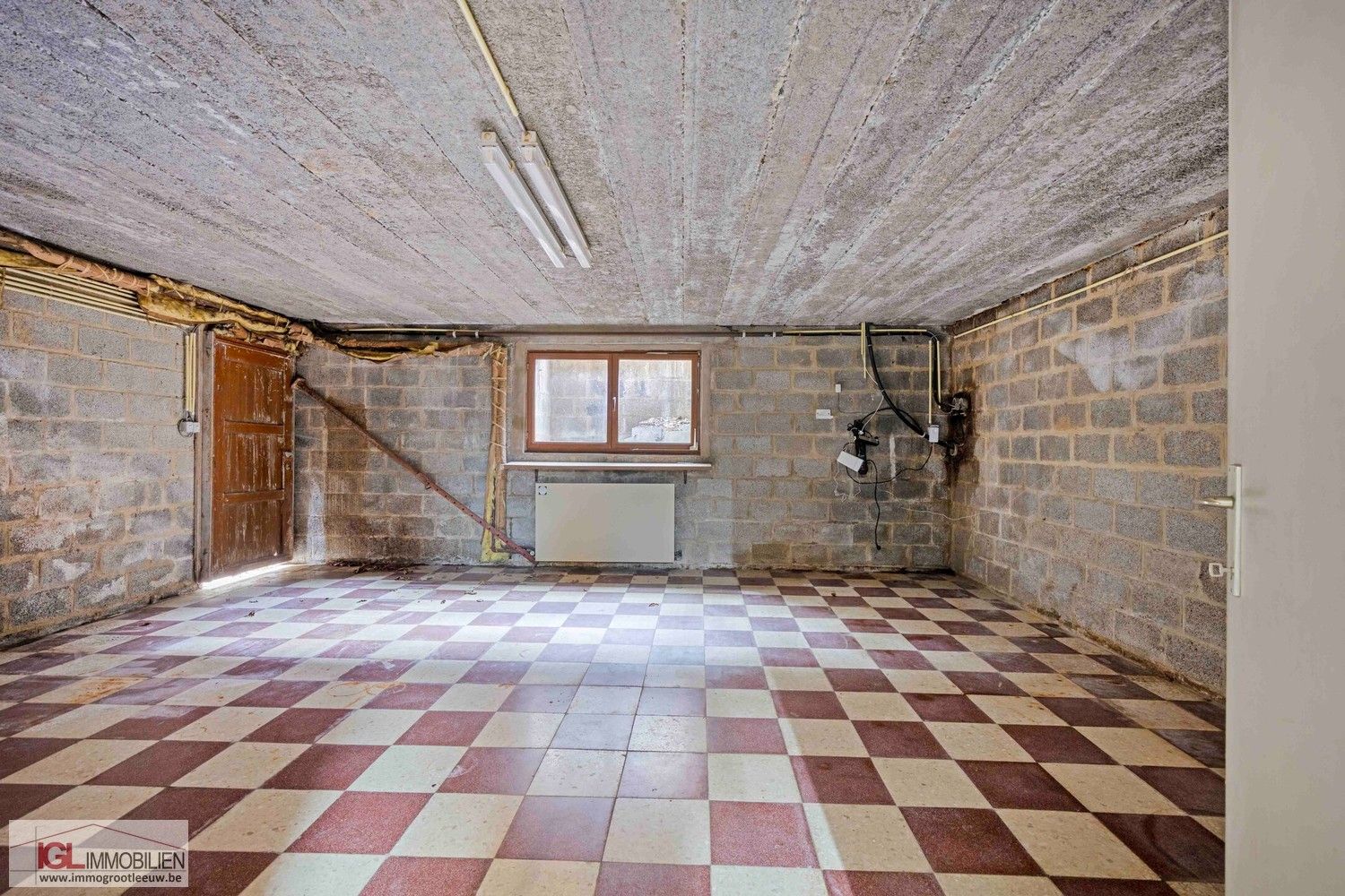 Ruime villa met potentieel op toplocatie in Huizingen foto 17