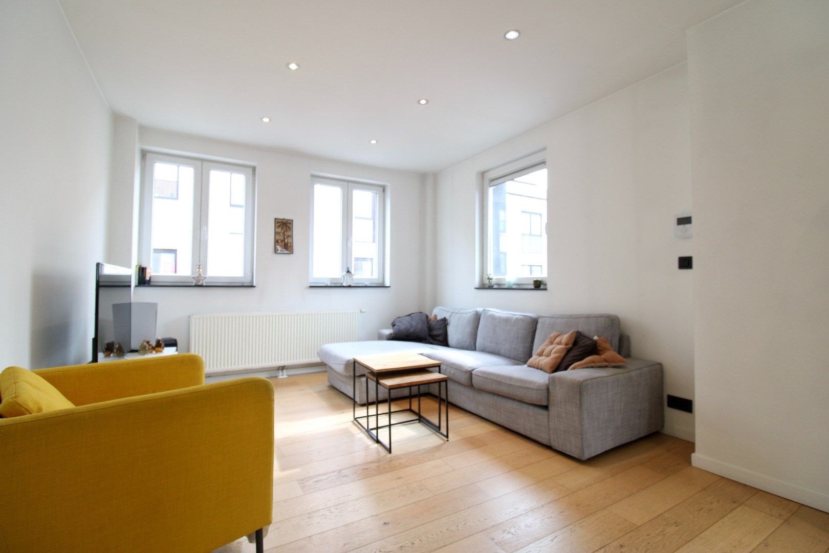 Volledig gerenoveerde woning met 3 slaapkamers en 2 badkamers! foto 2