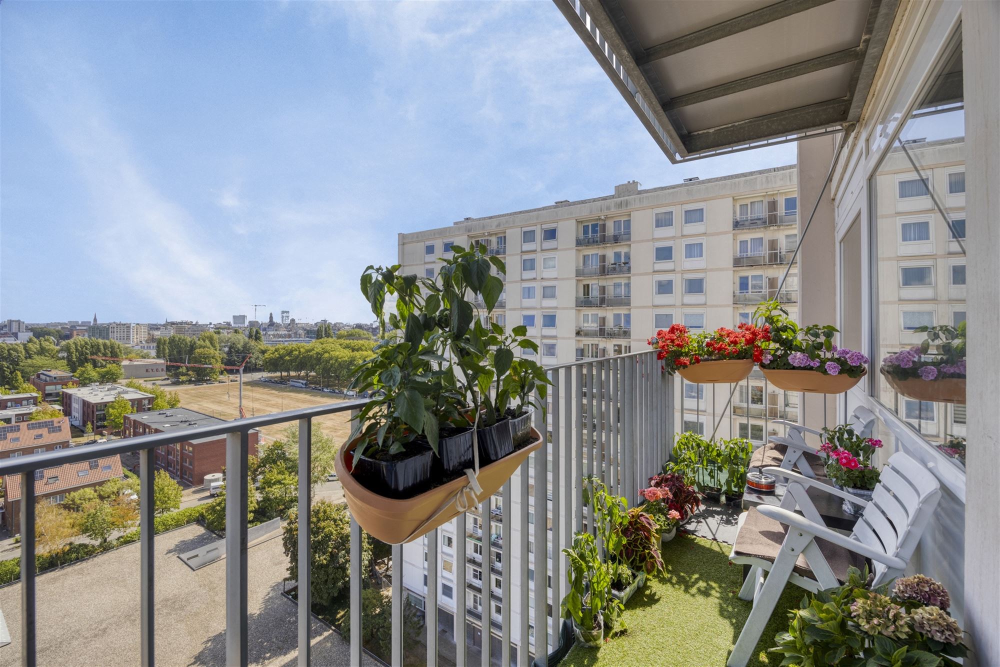 Verhuurd appartement met drie slpk en terras met prachtig uitzicht foto 5