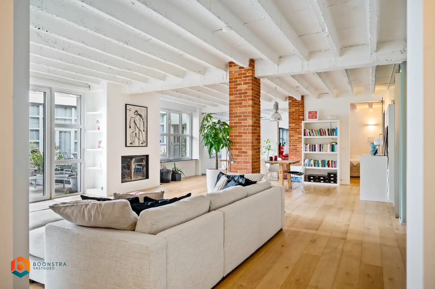 Exclusieve gelijkvloerse loft met 2 slpkrs, terras en staanplaats foto 7