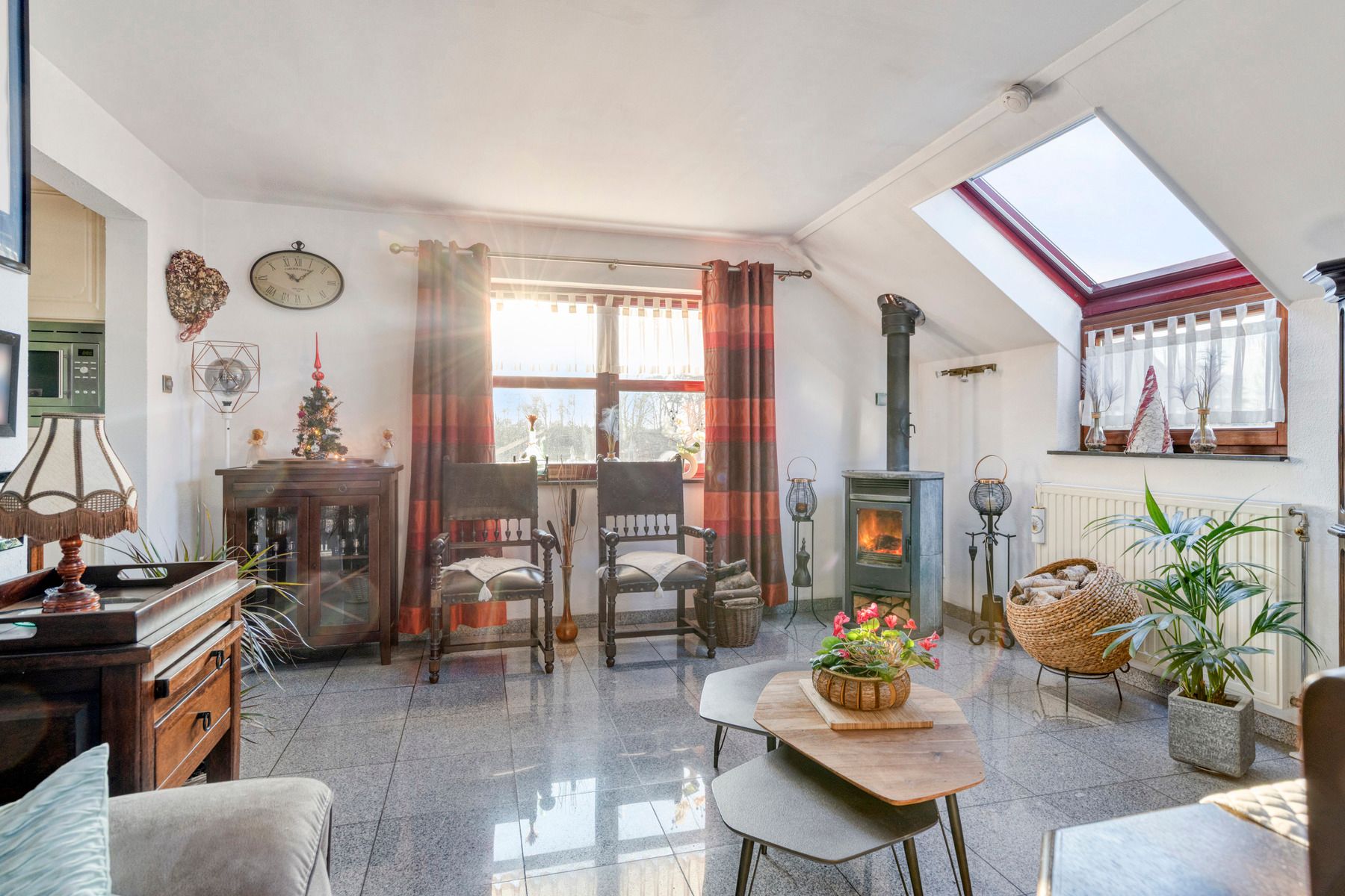 Prachtig alleenstaand 2-slaapkamer appartement met carport. foto 15