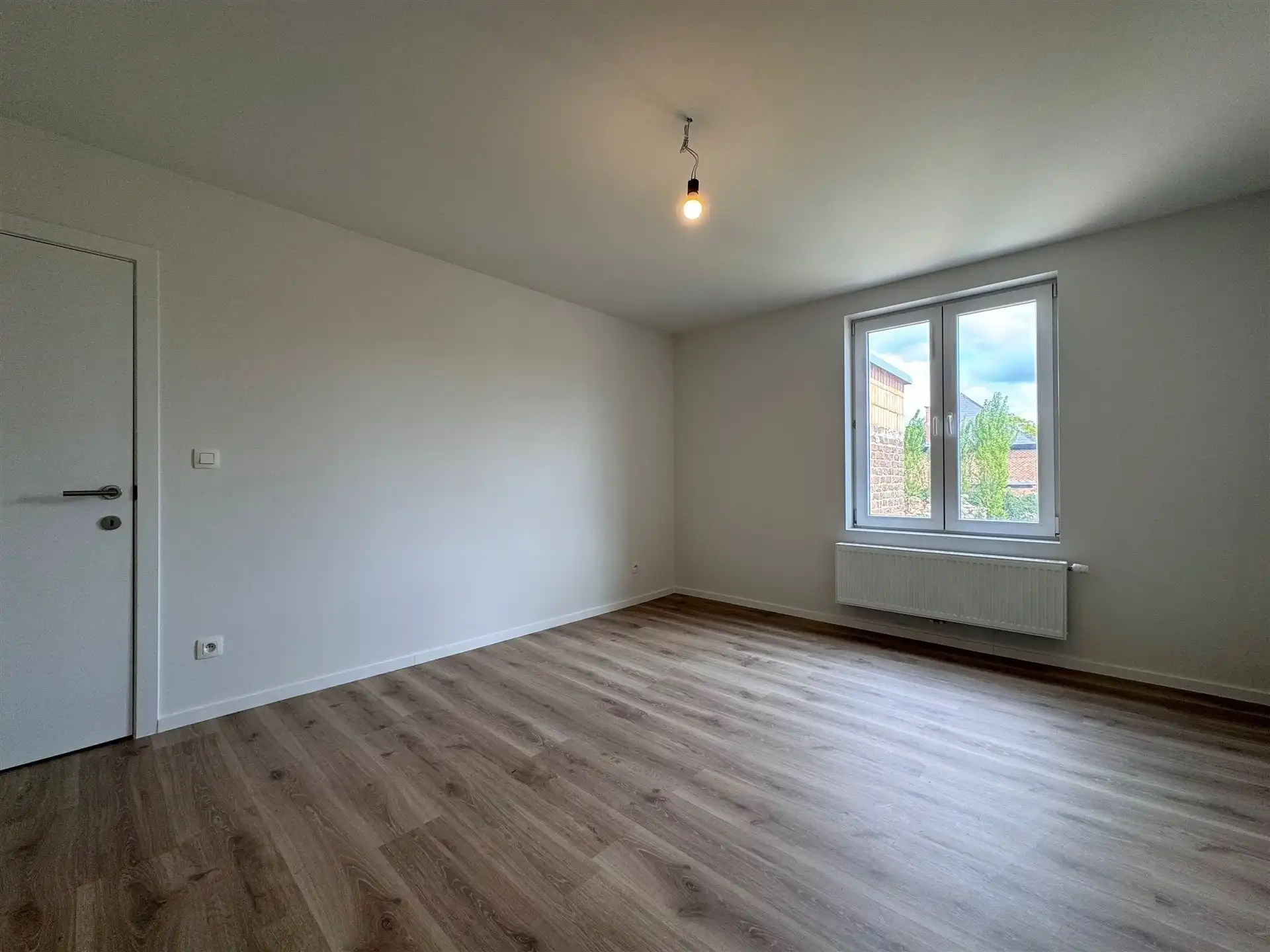 Gunstig gelegen woning met 4 slaapkamers en tuin. foto 25