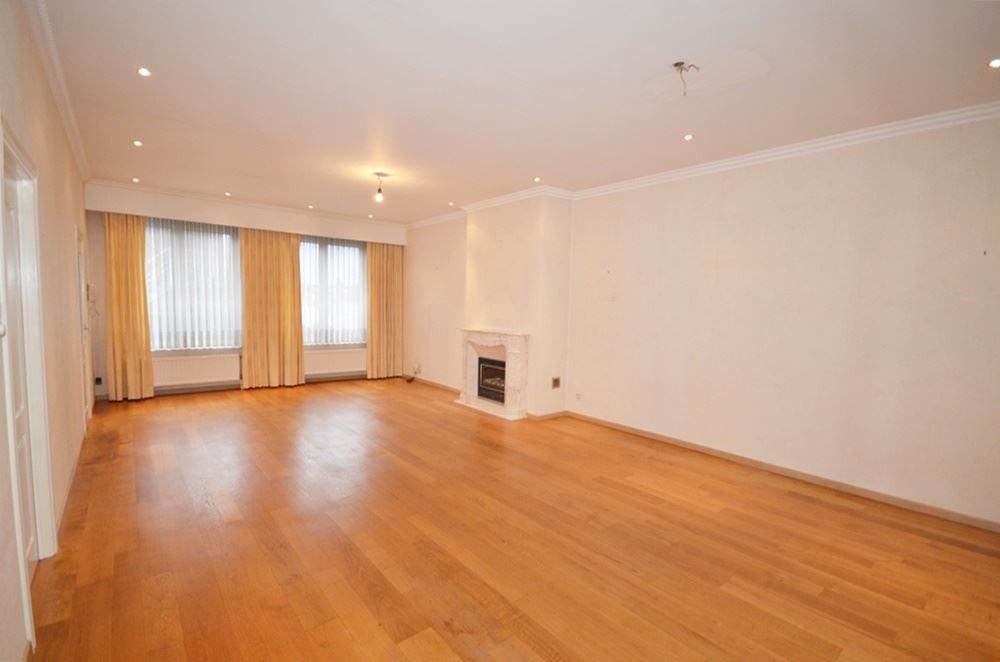 CENTRAAL GELEGEN HANDELSPAND MET VELE MOGELIJKHEDEN IN HET CENTRUM VAN HECHTEL! foto 6