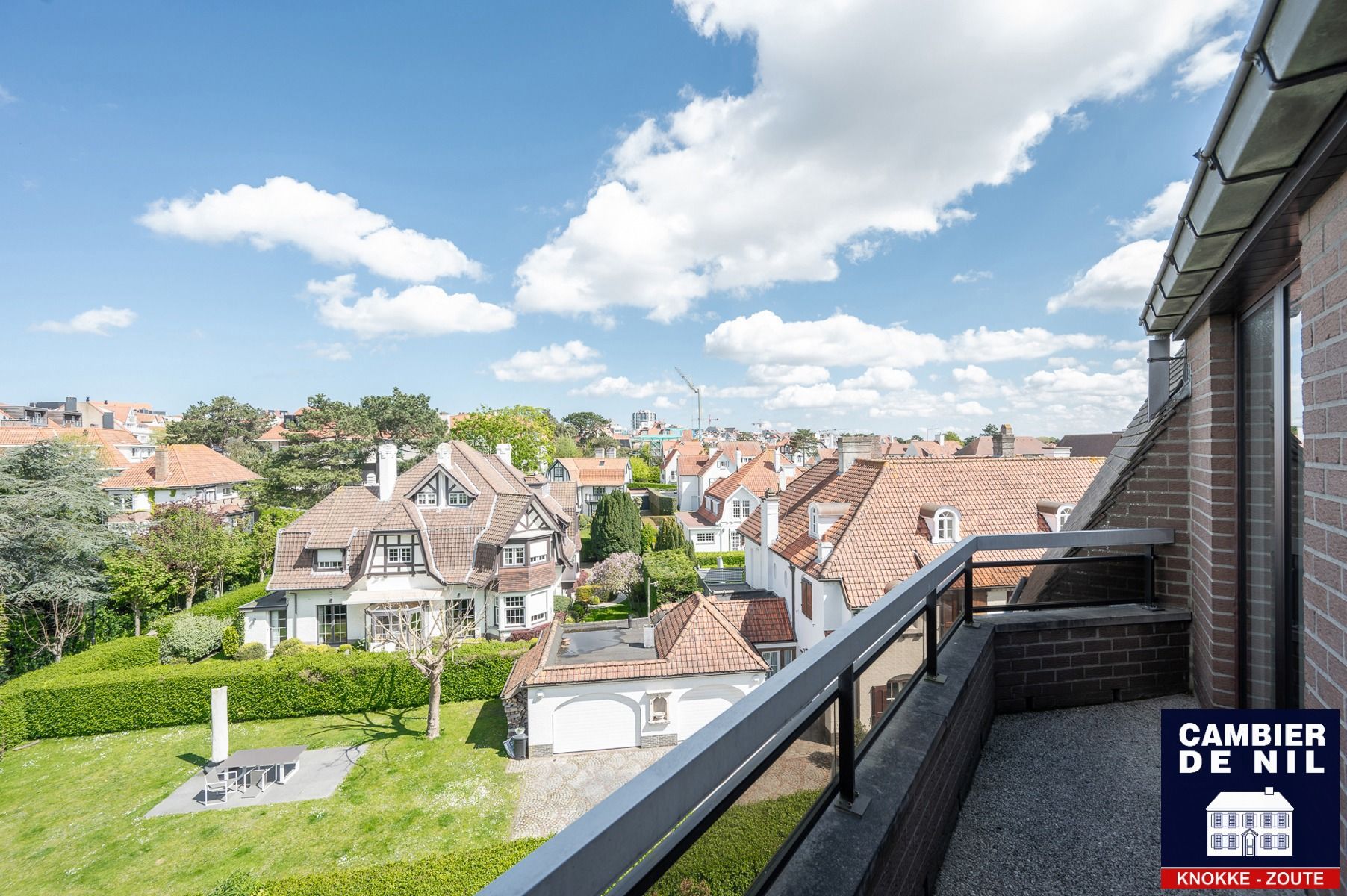Vernieuwd appartement met open zichten mooie terrassen foto 22