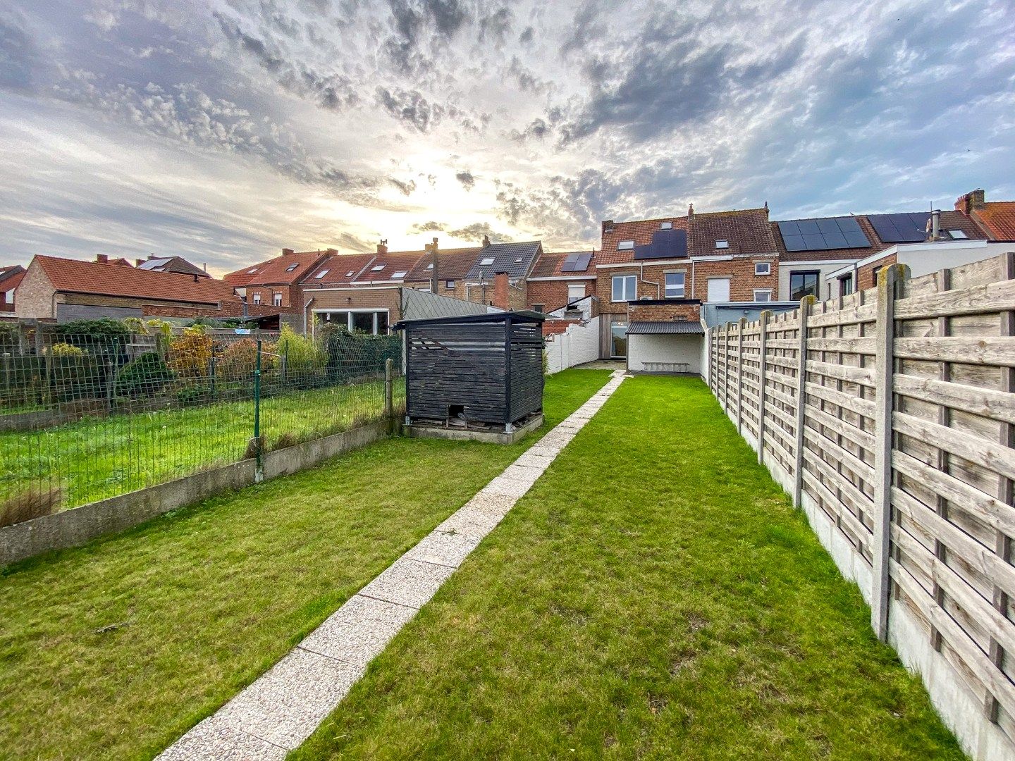 Gerenoveerde rijwoning te huur op 273m² met 3 slaapkamers te Adinkerke (De Panne)!  foto 28