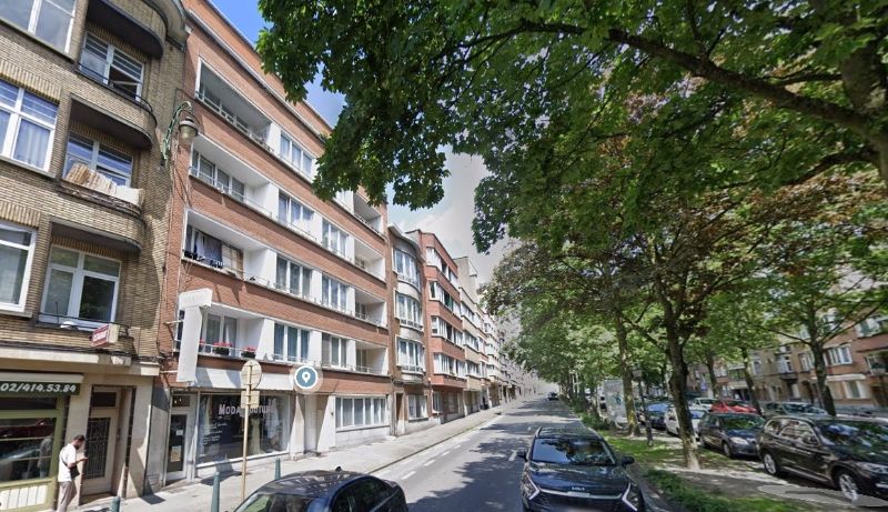 Lichtrijk dakappartement met terras nabij de Basiliek van Koekelberg foto 14