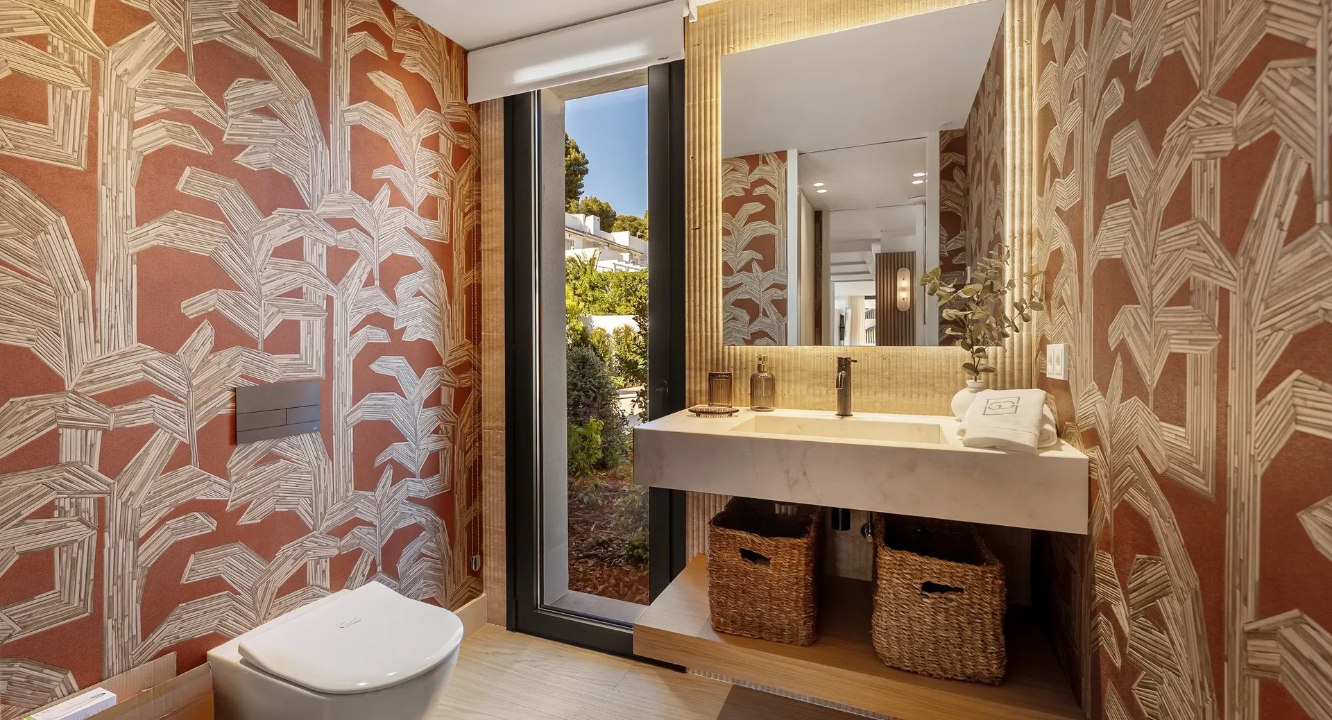 Pure perfectie in Nueva Andalucía: unieke villa met hoogwaardige afwerking foto 34