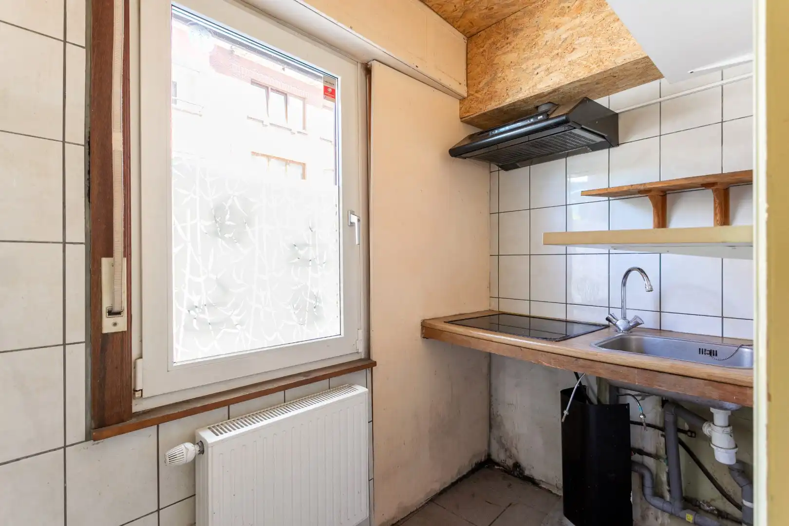Handelshuis op een gunstige ligging vlakbij het station van Halle foto 11