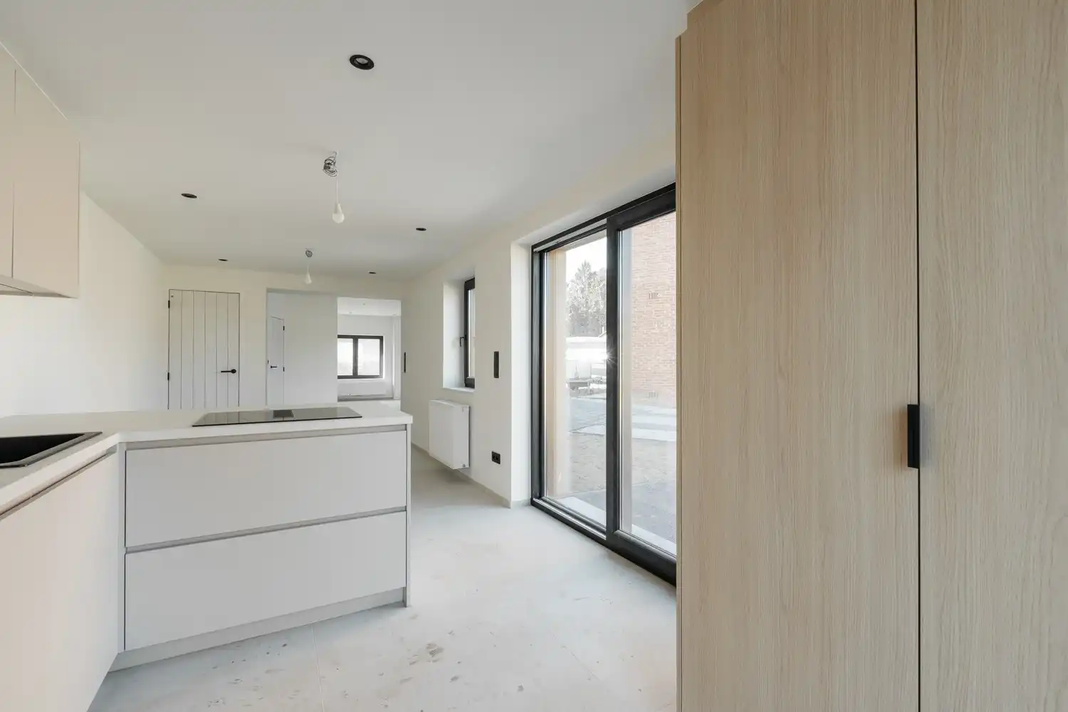 Ruime halfopen woning met 4 slaapkamers, ideaal gelegen aan de Steenweg op Kleine Brogel in Kaulille! foto 7