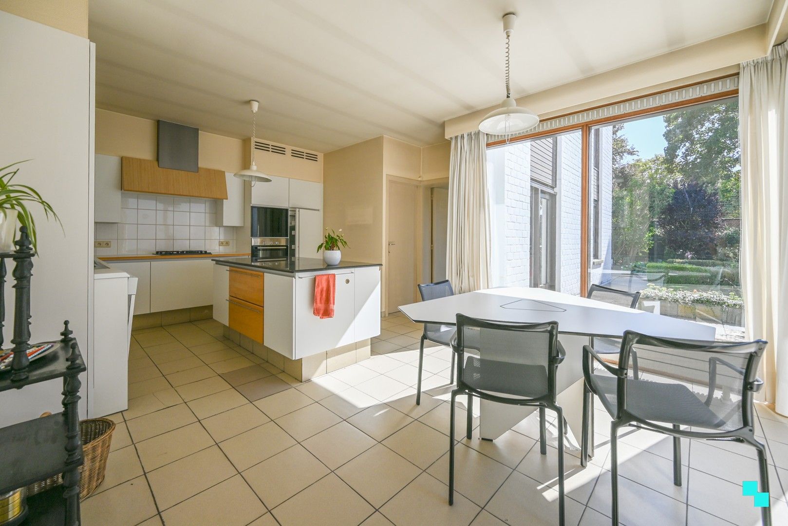 Wonen in erfgoed, zicht op het groen, midden in de stad Izegem. foto 14