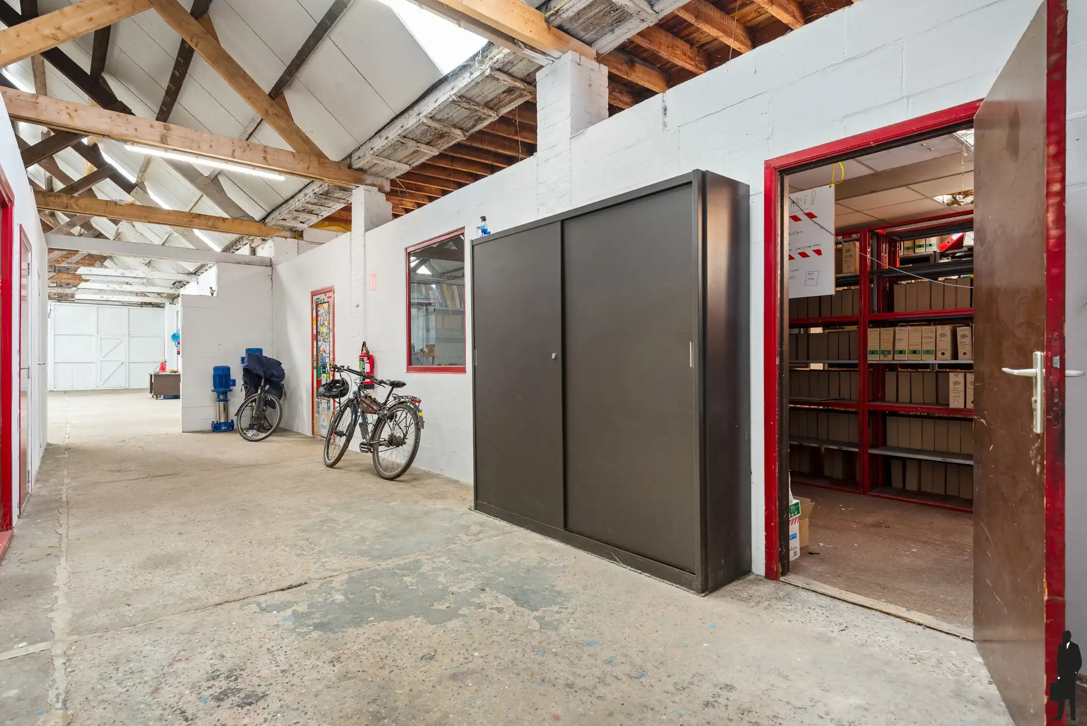 Polyvalent gebouw met handelsruimte-magazijn-kantoor-duplex foto 9