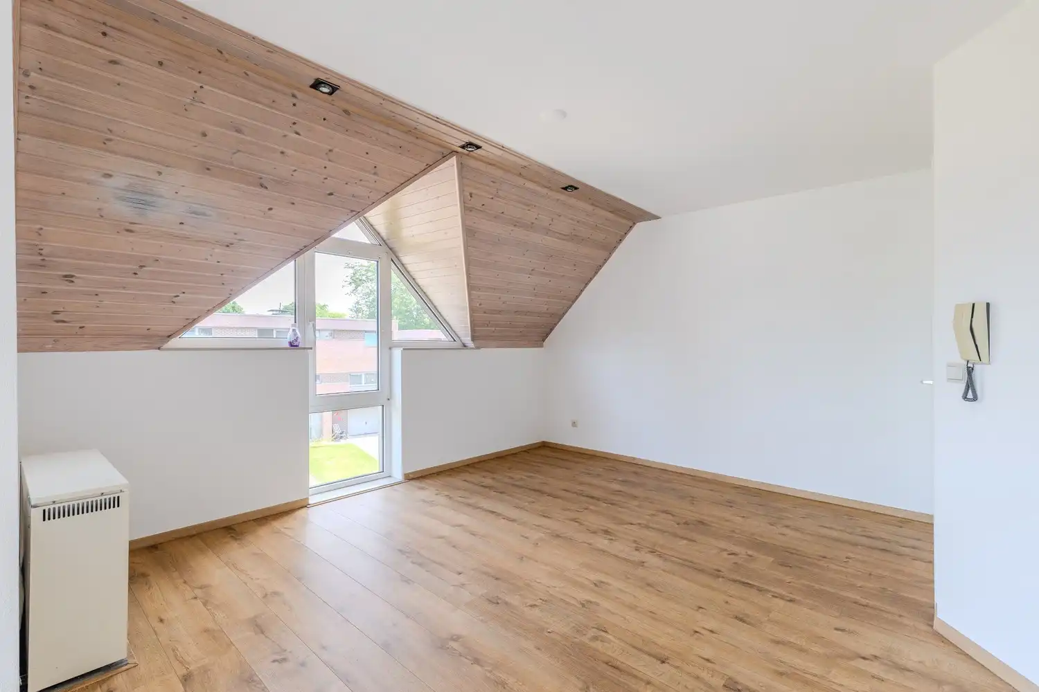 Instapklaar appartement met twee slaapkamers en ruime ondergrondse parking in Smeermaas, Lanaken. foto 11
